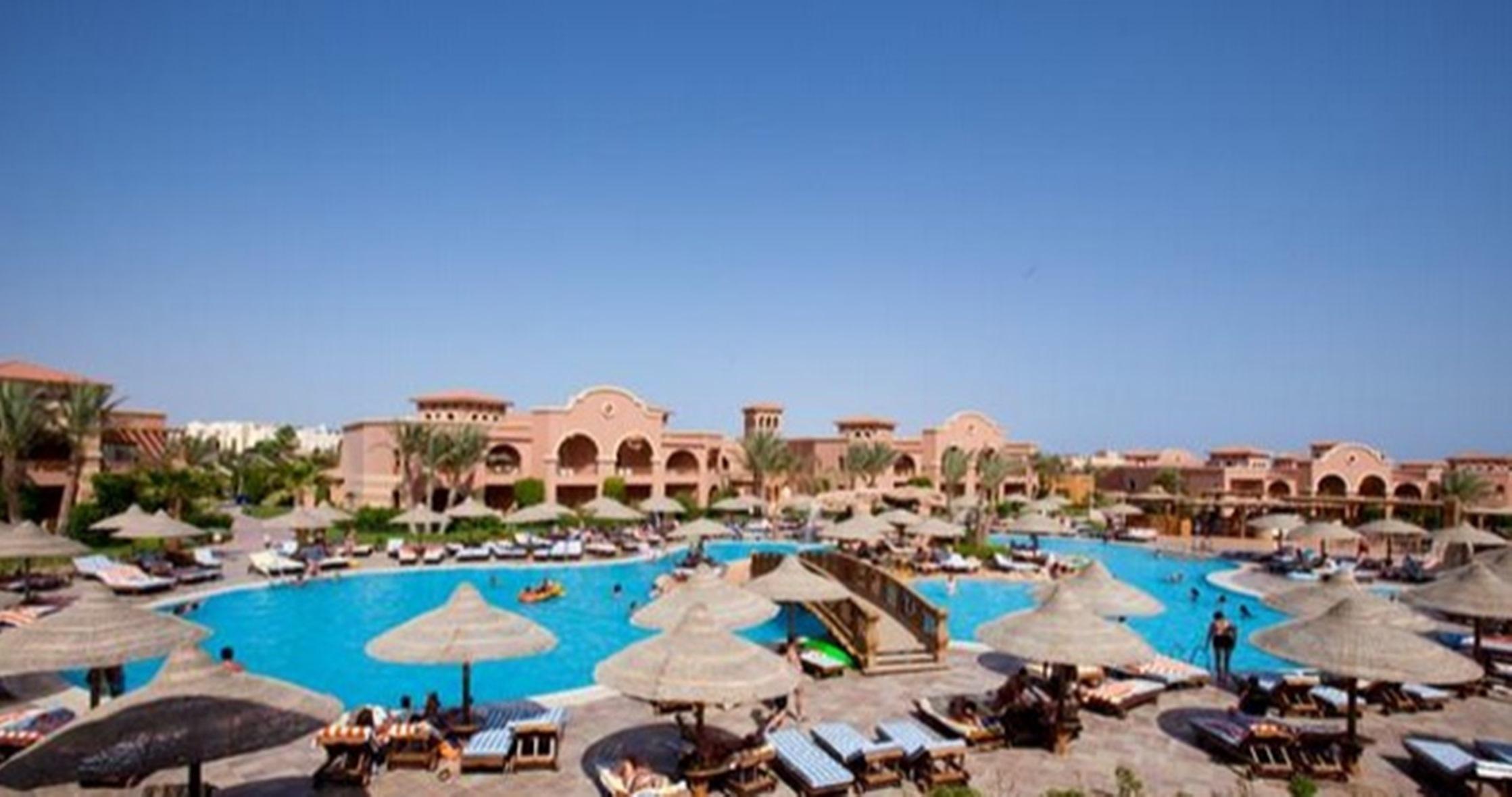 Отель Charmillion Gardens Aquapark Шарм-эль-Шейх Экстерьер фото The pool at the Hilton Luxor